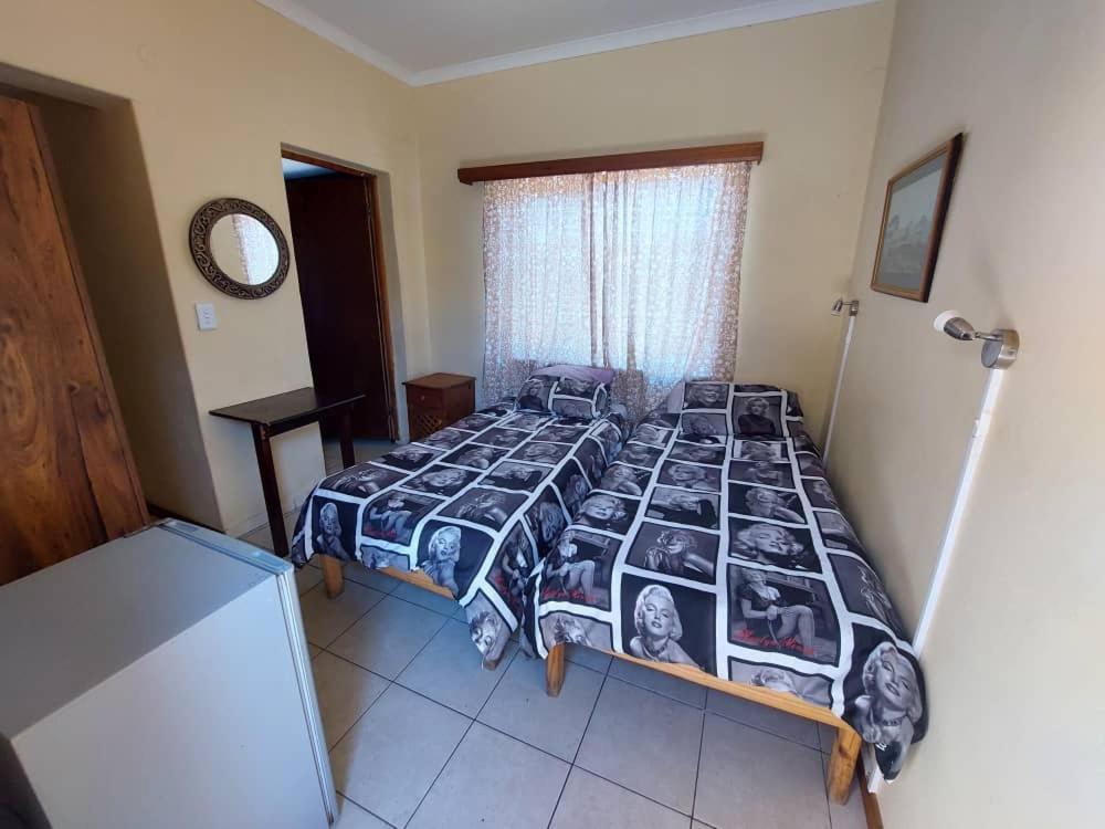 Skippers Backpackers Cc Walvis Bay Exterior photo