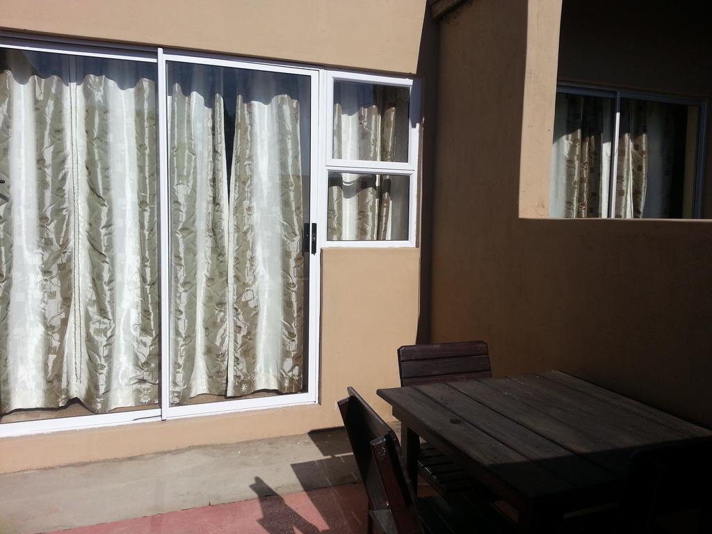 Skippers Backpackers Cc Walvis Bay Exterior photo
